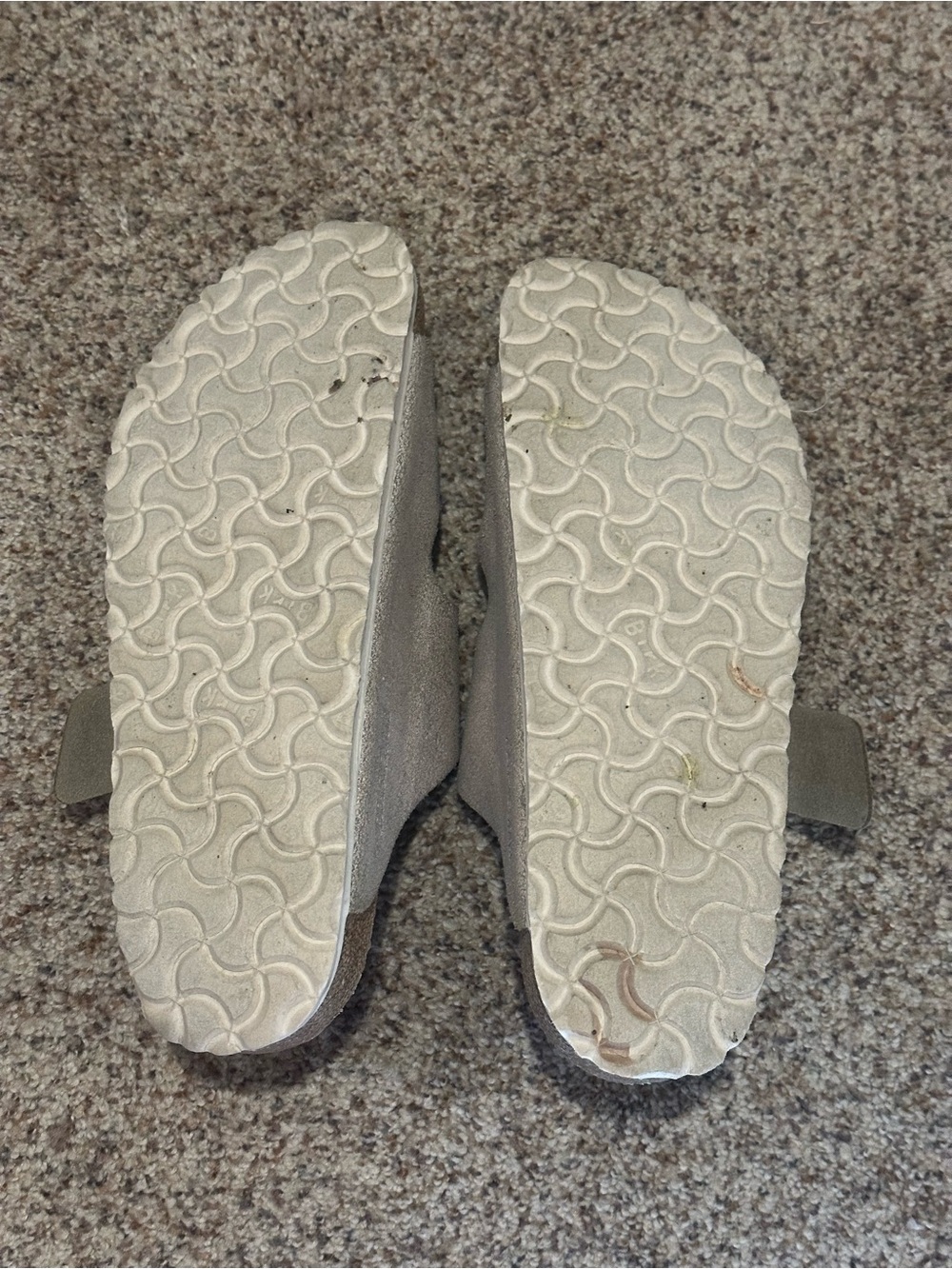 Birkenstock leather sandals in metallic taupe/light pink with Gold Buckles - Picture 4 of 4